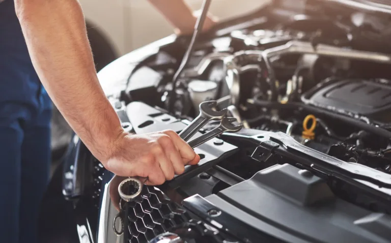 ¿Cuándo deberías hacer el mantenimiento de tu coche? Guía básica para alargar su vida útil